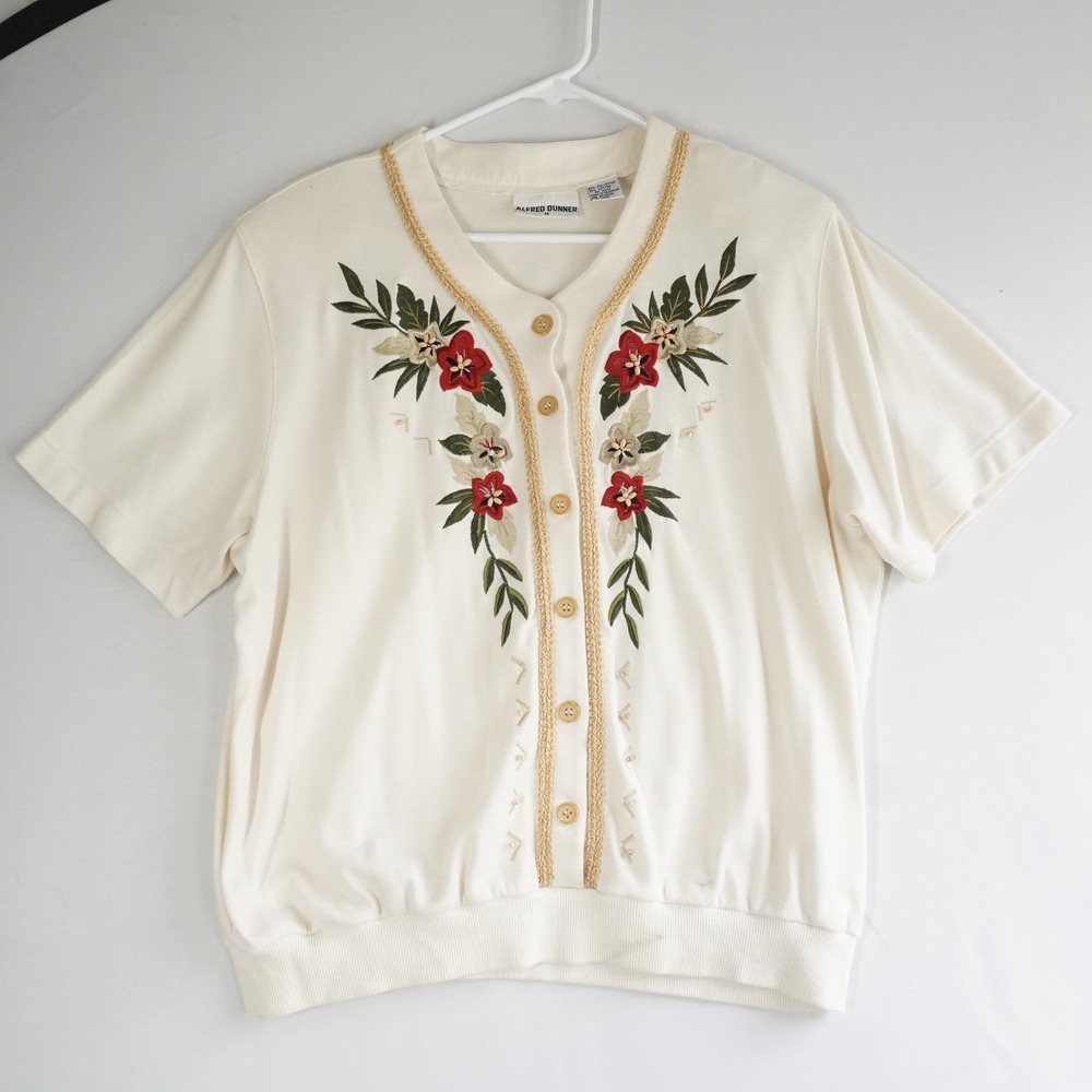 VTG Cream Embroidered Floral Short Sleeve‎ Button Top M Granny Cottage Retro